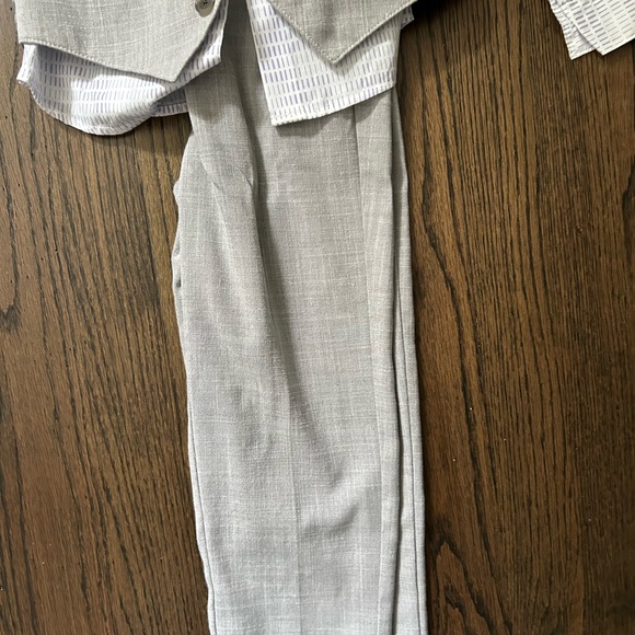 Kids 4 piece Calvin Klein suit - vest, pants, button down shirt, and tie. - Picture 2 of 3